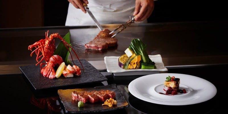 神戸牛と飛騨牛のフィレ食べくらべと伊勢海老がたのしめるコース「欅～けやき～」（1月31日まで）