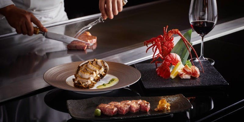 伊勢海老・鮑と神戸牛・飛騨牛食べくらべがたのしめるコース「やまなみ」