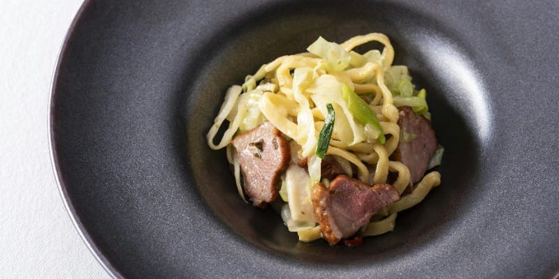 【六季菜ディナーコース】ふかひれ（胸鰭）の上海風煮込みなど全7品