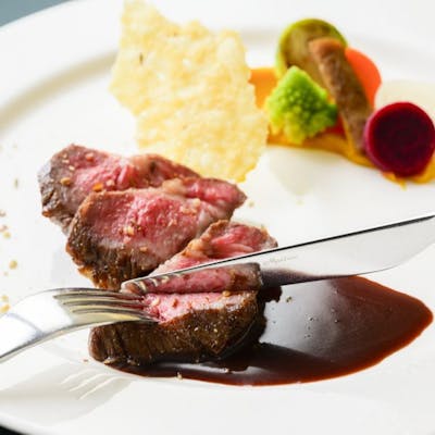 火入れから焼き上がりまで、素材の美味しさにこだわったグリル料理