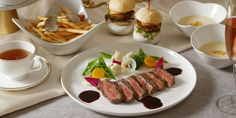 ストロベリー＆ショコラアフタヌーンティー×グリルステーキ＋乾杯酒（平日）