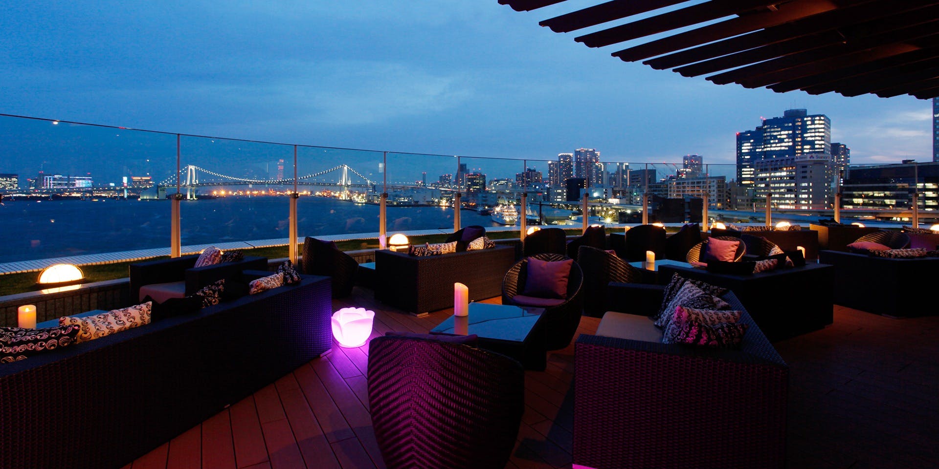 レインボーブリッジビューダイニング＆シャンパンバー マンハッタン