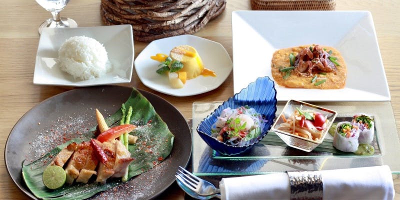 【Premiumタイ料理コース】厳選食材のスペシャルコース＋乾杯スパークリング＆食後お飲み物（窓際確約）