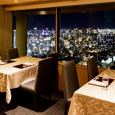 神戸らしいパノラマを描く、地上34階からの眺望