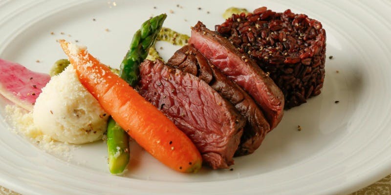 【Petit Xmas2025】銀座の夜景を望むダイニングで心ときめく聖なる夜を。～乾杯スパークリング付～