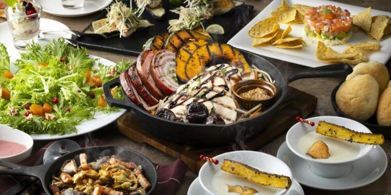 【ディナーコース】肉＆魚料理も楽しめるシェアスタイル全6品＋スパークリングワイン含む3時間飲み放題