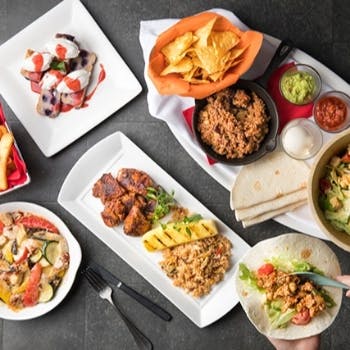 Dining&Bar LAVAROCK�^�R�[�g���[�h�E�o�C�E�}���I�b�g �����X�e�[�V����