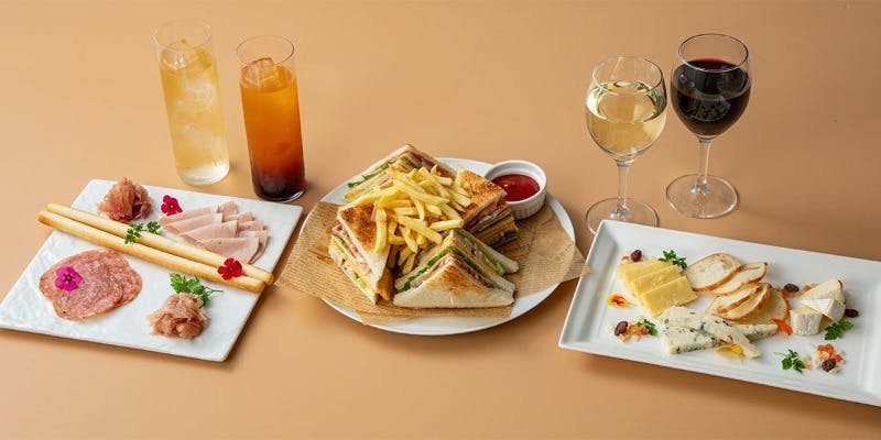 【平日限定×サウスコート】選べるライトミール＋ビール含む お好きなドリンク1杯付き（16：30～）