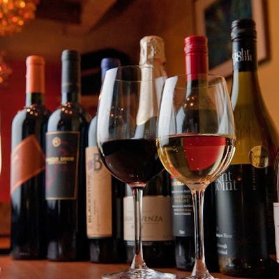 40種類以上のソムリエ厳選ワイン