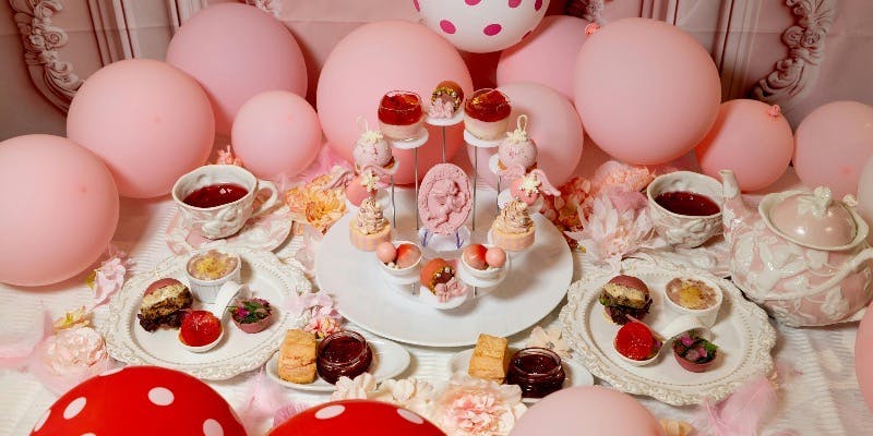 【Xmas2025】2人でシェアコース全13品ピンクストロベリーコレクション＋高級ティーセレクション（2名限定）