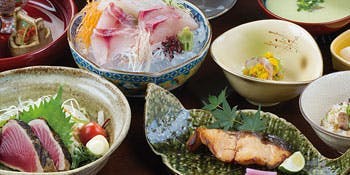 在印 朱色 三つ足鉢 5客揃 割烹料理 日本料理 お得なセット鉢 | 盆栽、盆栽書籍、盆栽鉢の通販│近代出版