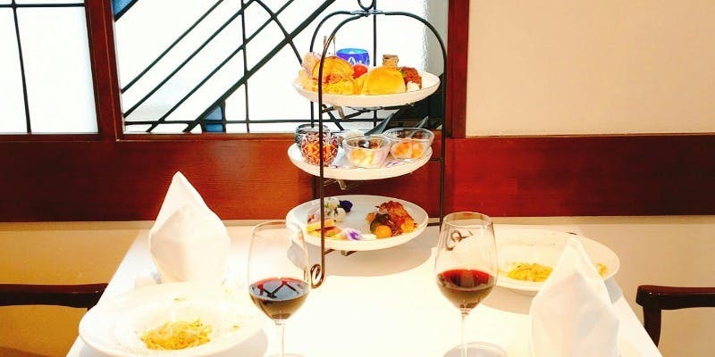 【平日限定 アフタヌーンティー風ディナー】　黒毛和牛A5サンドイッチ、パスタ等　2時間半＋乾杯含む2杯付