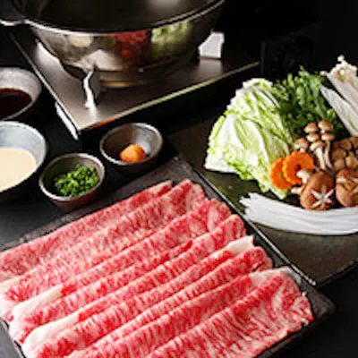 佐賀牛一頭買いが自慢。焼肉はもちろん、すき焼き、しゃぶしゃぶ鍋も大人気