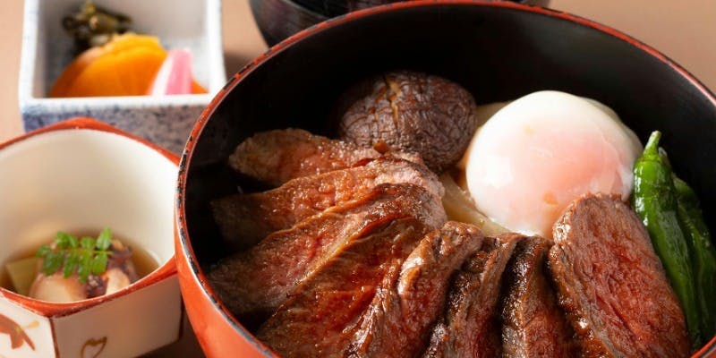 道産牛ステーキ丼＋サラダ・デザート・スープ・コーヒービュッフェ付（12月プラン）