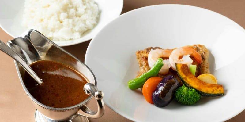 サラダ・デザート・スープ・コーヒービュッフェ付き【チキン＆シュリンプスープカレー（ライス付）】