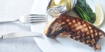 メインの肉料理が選べるカジュアルプラン（飲み放題120分） - essence Terrace Dining BAR