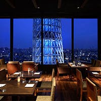 最高のロケーションでの眺望と美味、晴れやかなひと時を