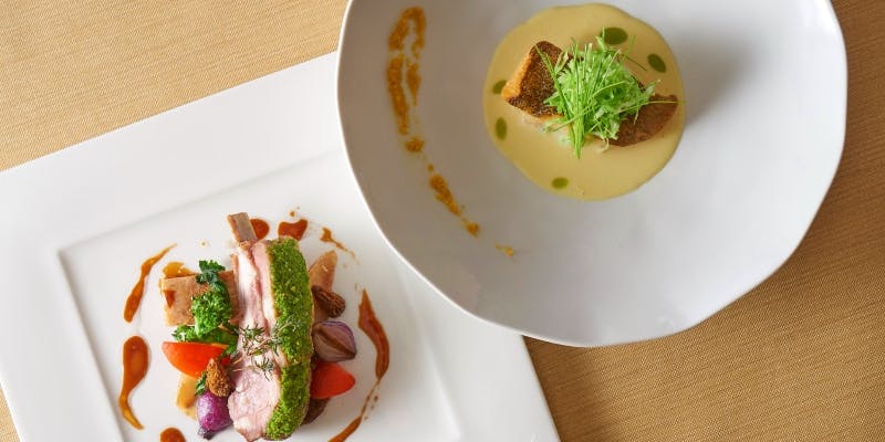 【Xmas2025】特別ランチコース～一流シェフの技と地上210mの絶景を堪能するクリスマスランチ～＋窓側席