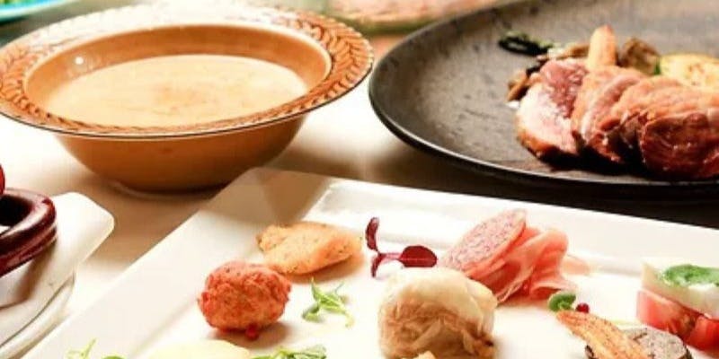 【宴会プラン（お一人様一皿個別コース）】（6名様以上からご利用いただけます）