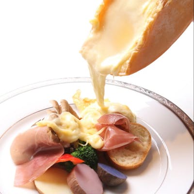 大人気!北海道「花畑牧場」産トロトロのラクレットチーズ