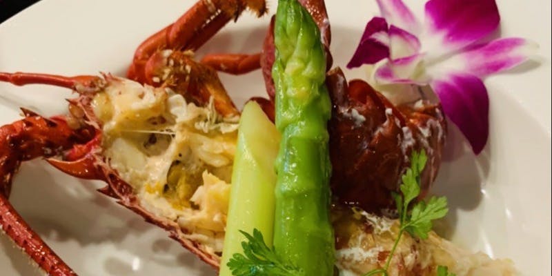 【鮑・伊勢海老・シャトーブリアンetc...超豪華食材をふんだんに使ったスペシャルコース】