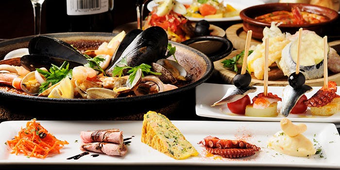 バル デ エスパーニャ ムイ 名古屋ミッドランド店（BAR de Espana MUY）