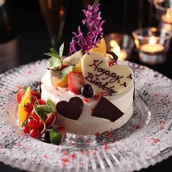 アクアリウム ワインダイニング ライム イタリアン 新宿3丁目駅前店 D 水槽前に優先案内 3時間飲み放題 ホールケーキも選べる 季節替わりの魚 肉のwメインやリゾット等7品 ディナー プラン メニュー 一休 Com レストラン