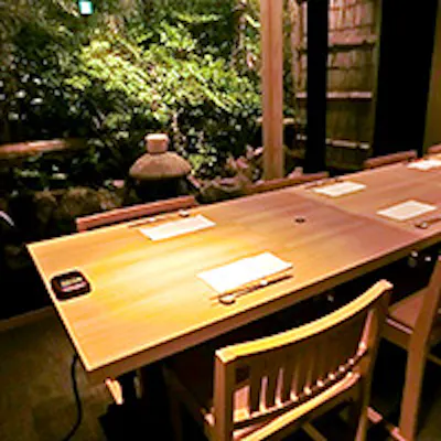 都会の喧騒を少し離れた大人の隠れ家