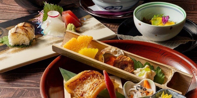 【鯉城会席】旬の食材が味わえる多彩な料理の数々 全8品＋1ドリンク（2名～・4名様以上個室無料）
