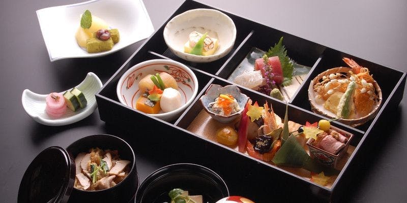 【光林弁当】八寸、吸物、造り、煮物、揚物など