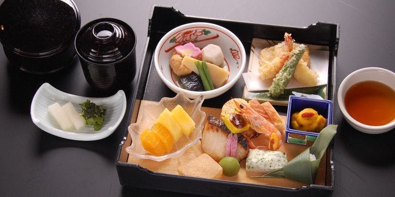 【茜御膳】季節の八寸、天ぷら、炊合せなど