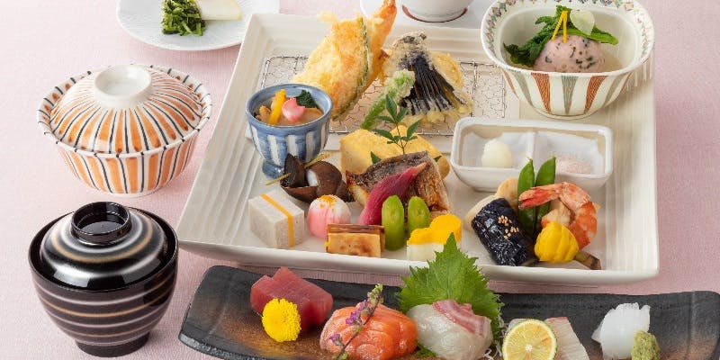 【花ぐるま】旬の肴、天ぷら、造里5種、御飯、水物など