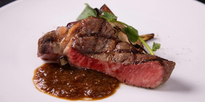 ～旬の食材使用した前菜・メイン・デザート等全5品～＋乾杯スパークリングワイン付（記念日プレート付）