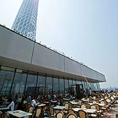 東京ソラマチ(R)内最大級規模を誇る広い店内にはテラス席も完備
