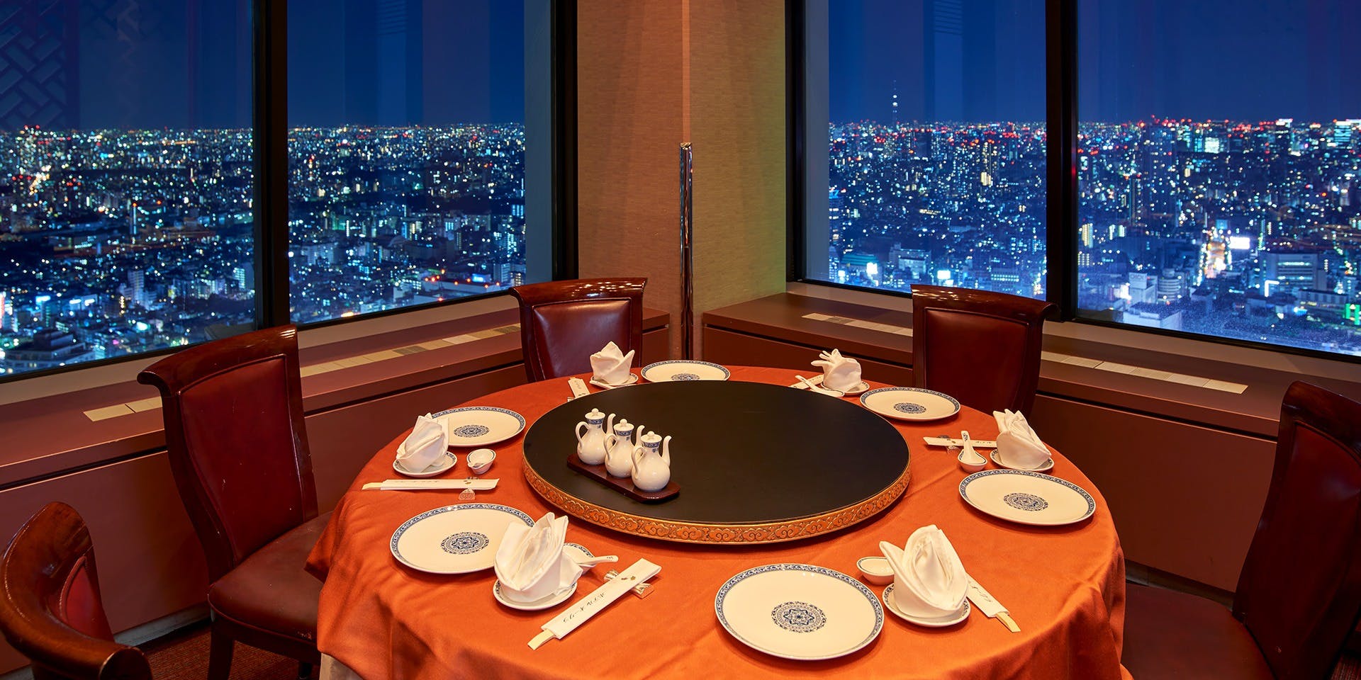 記念日におすすめのレストラン・ホテルオークラレストラン新宿 中国料理 桃里／新宿野村ビル50Fの写真1