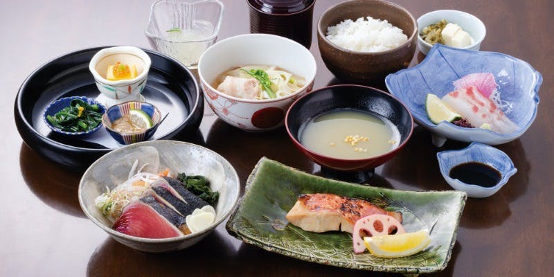 土曜・祝日限定【はりまや会席】炭火焼鰹たたき含むコース全8品