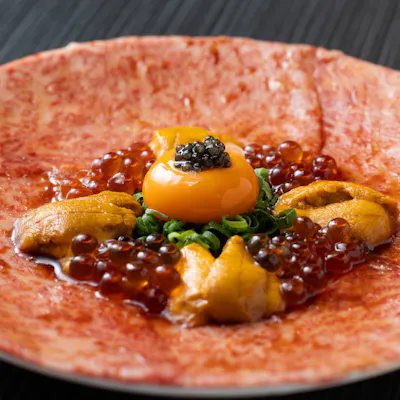 高級食材をふんだんに使用した料理