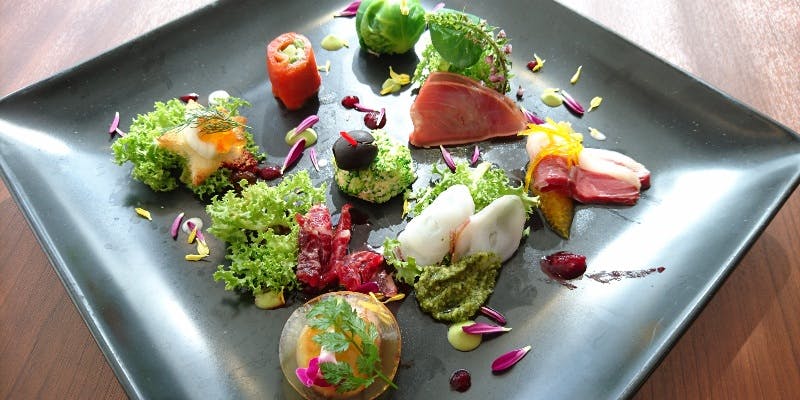 【平日限定お得】オードブル、魚＆牛フィレ、デザート2品など全7品コース＋メッセージプレート（個室確約）