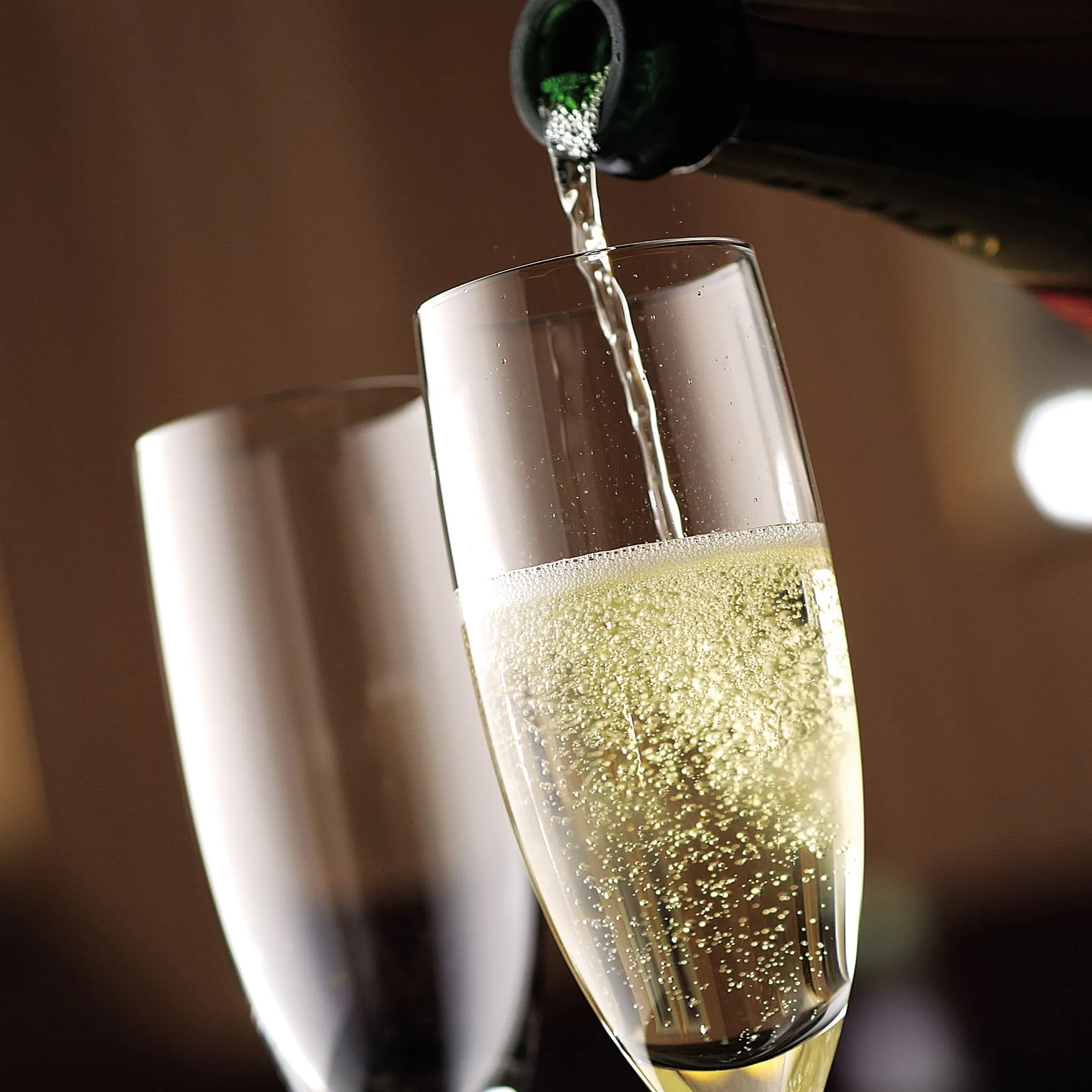 バー ラウンジ Zatta ヒルトン東京 フリーフロー 3種のタパス付き スパークリングを含む90分飲み放題 ディナー プラン メニュー 一休 Comレストラン