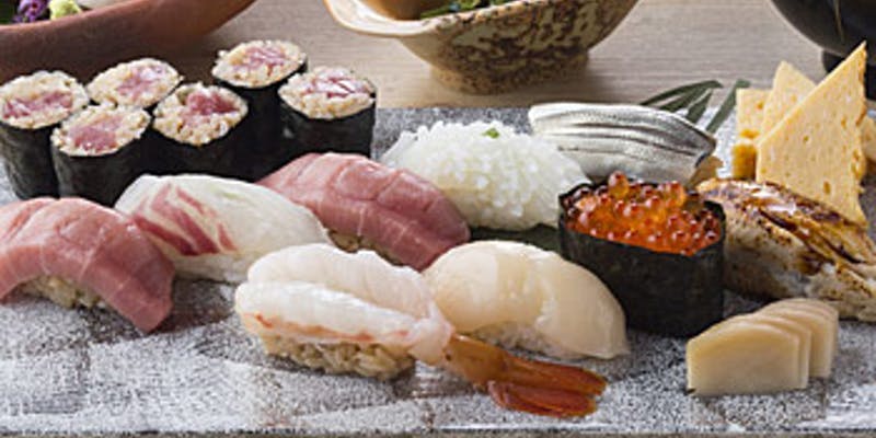 【寿司 喜】中トロ、雲丹、いくらなど含む豪華握り八貫ランチ＋乾杯ドリンク