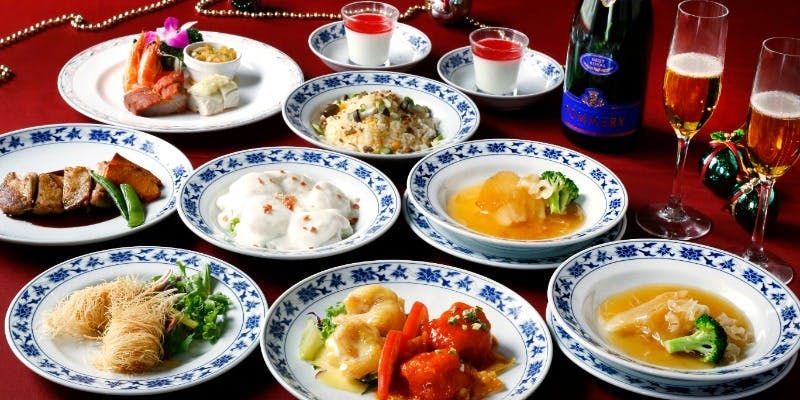 【Xmas2025】大海老や大山鶏のローストを使った豪華クリスマスディナーコース＋選べる1ドリンク