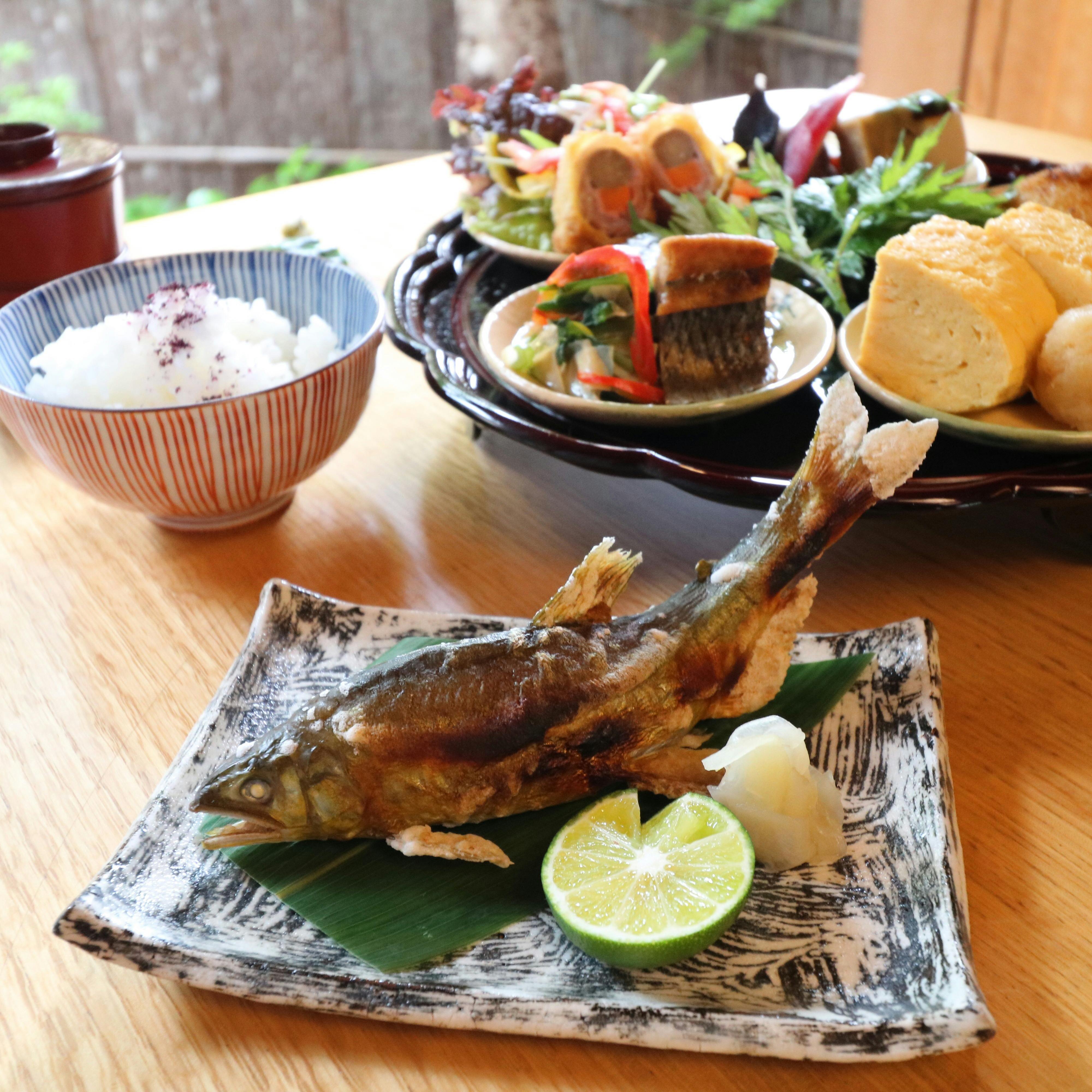 つぶら乃 京の絵皿弁当 夏は 鮎の塩焼き や口取り5種など 自家製豆腐付 期間限定 ランチ プラン メニュー 一休 Comレストラン つぶら乃 京の絵皿弁当 夏は 鮎の塩焼き や口取り5種など 自家製豆腐付 期間限定 ランチ プラン メニュー 一休 Comレストラン