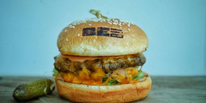 チーズバーガーコンボ＋1ドリンク