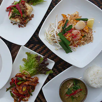 佛沙羅館 ブッサラカン 河原町 タイ料理 一休 Comレストラン