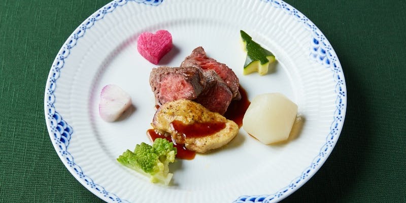 【LuxuryXmas・2025】キャビア、フォアグラ、大間鮪、雲丹、ふぐ、蟹、サロマ湖牡蠣、黒毛A5肉wメイン全8皿