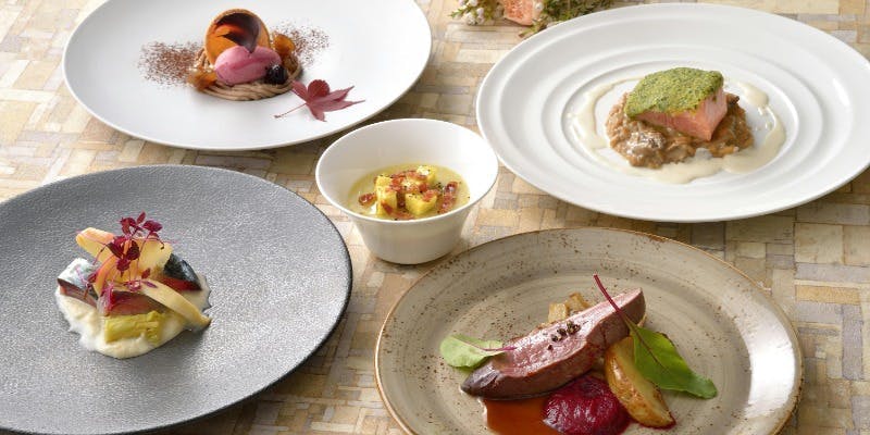 季節のディナーコース　Wメイン含む全5品＋選べる1ドリンク