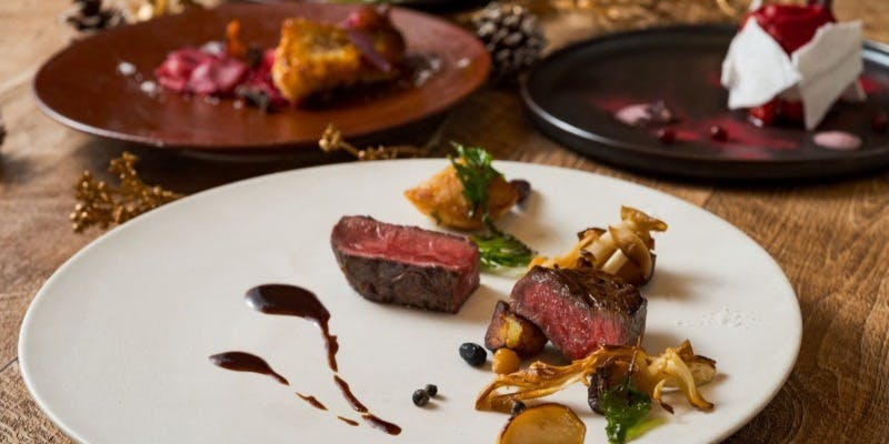 【Xmas2025】個室確約＆90分飲み放題付 宮崎牛やオマール海老等クリスマスコース全7品＋卓上装花付き