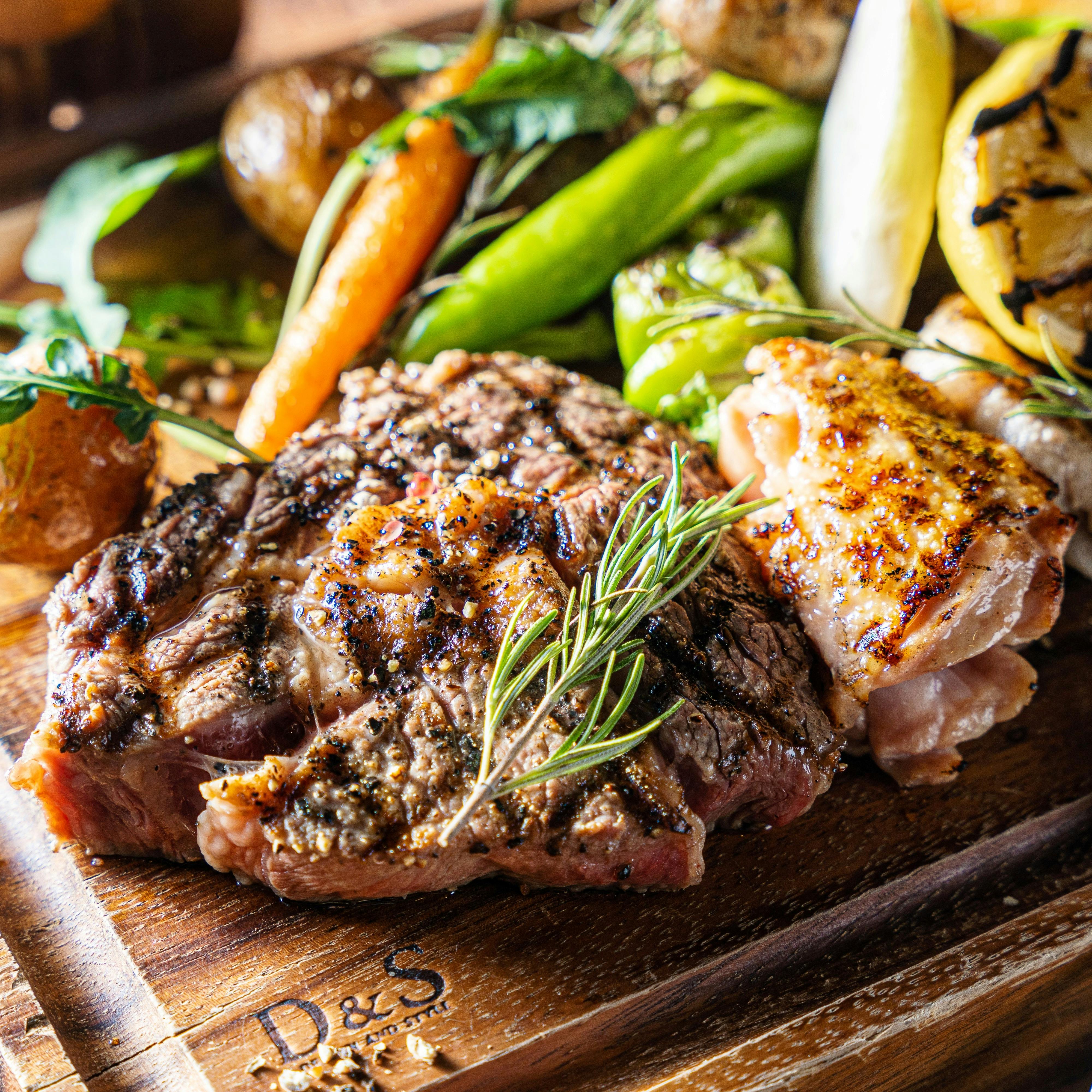 オン ア ターブル On A Table グラナダスィート Granada Suite フクオカ ステーキハウス 一休 Comレストラン