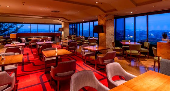 メインダイニング カバーナ アゴーラ福岡山の上ホテル スパ お誕生日や記念日に 乾杯シャンパン お料理7品 ホールケーキ アニバーサリープラン ディナー プラン メニュー 一休 Comレストラン