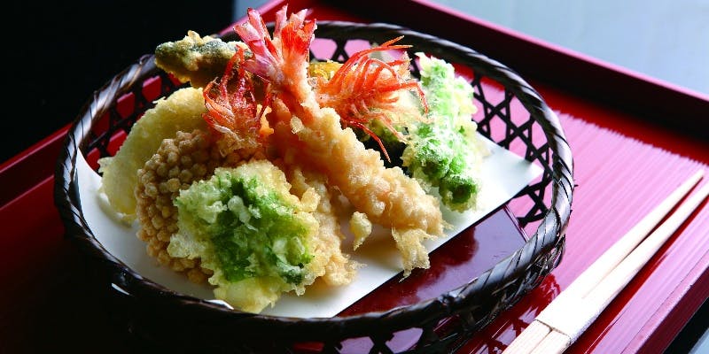 【天ぷら亀】先付、天ぷら7種盛合せ、お食事、デザート＋選べる1ドリンク